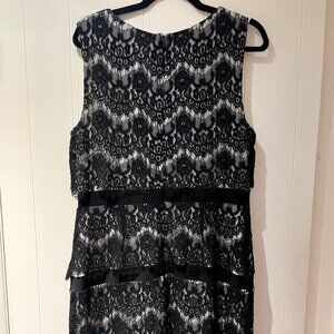 BLACK-OVER-IVORY LACEY TIERED COCKTAIL SHEATH DRESS - SIZE 14